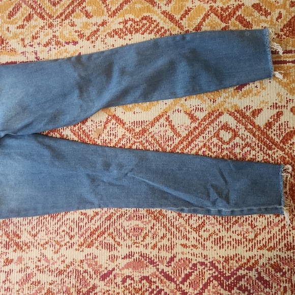 Good American Jeans - Picture 4 of 5